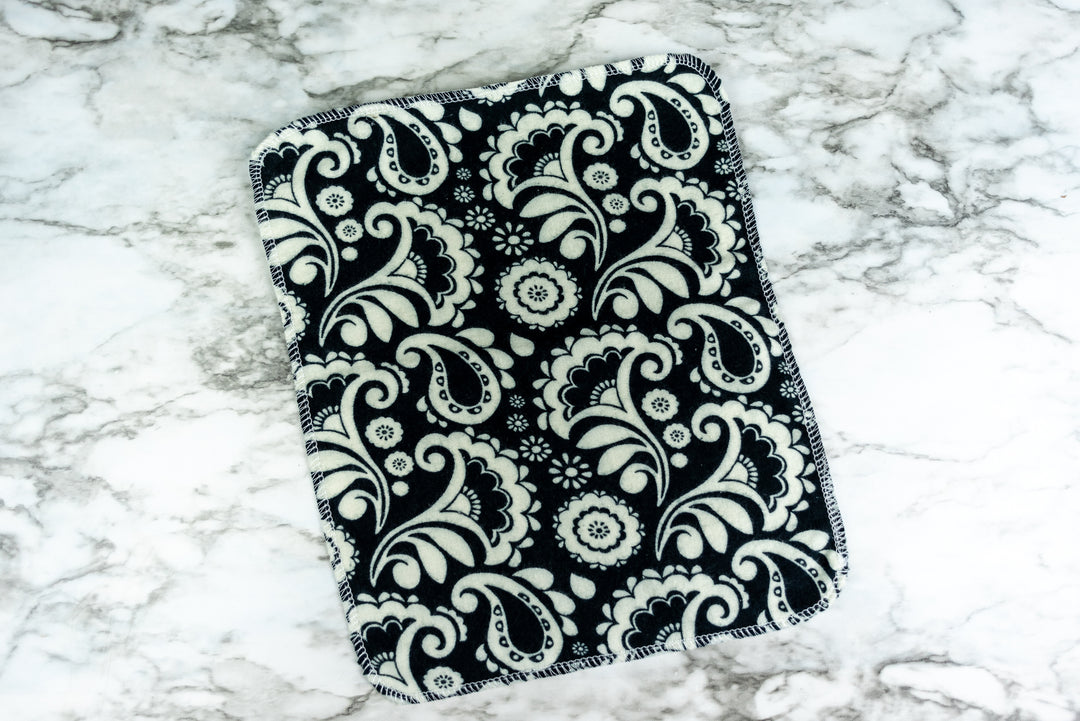 Paperless Towels - Black with White Fleur De Lis